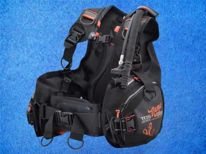 Tauchausrüstung Set mit ADV Jacket, Atemregler und 12 L Flasche